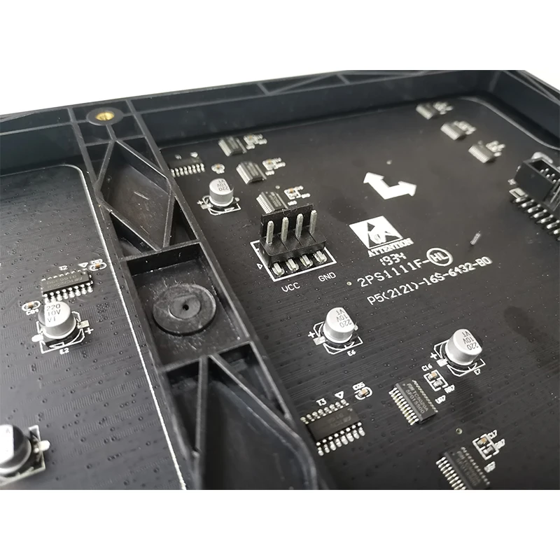 Goedkoop 40 Stks/partij Hoge Kwaliteit P5 Indoor Full Color Led Display Module 320X160Mm Smd 3In 1 1/16 Scan Rgb Led Display Screen Panel