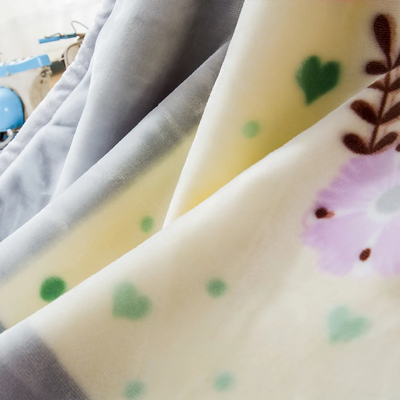 Детское легкое пасмурное одеяло мультяшное мягкое теплое всесезонное покрывало