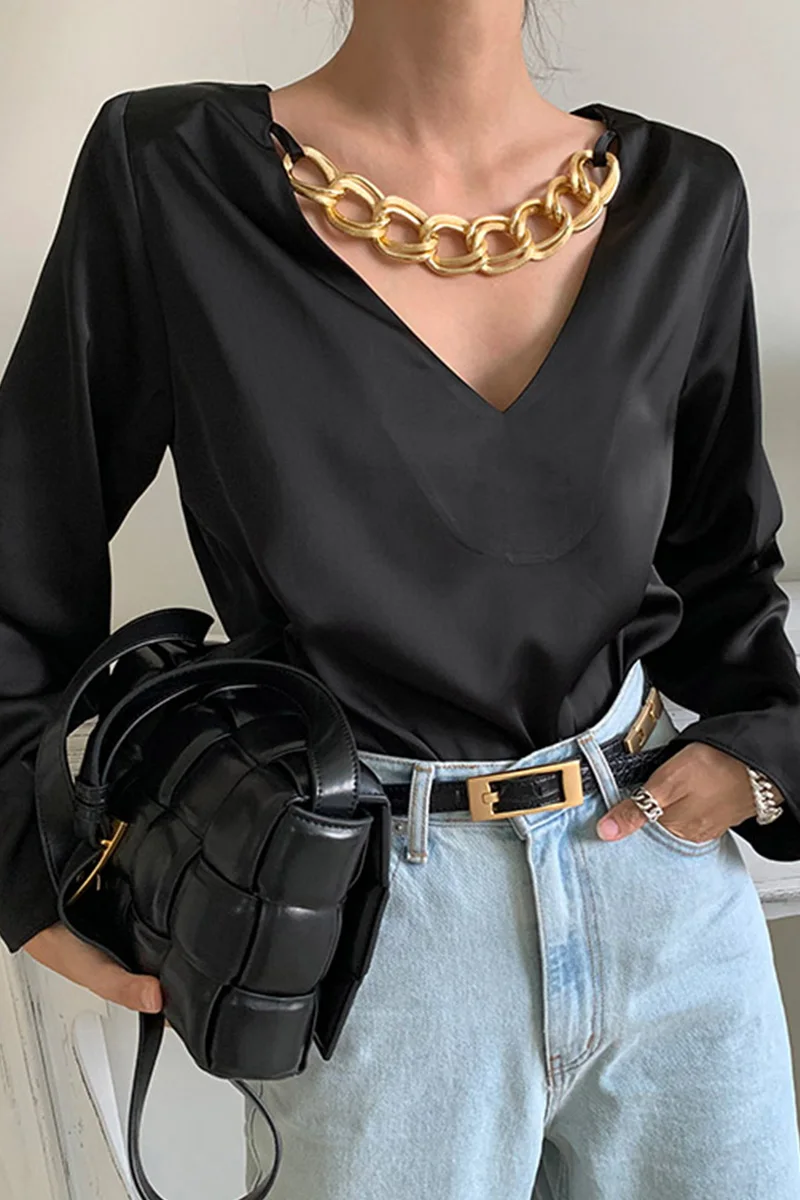 

Korean chic niche temperament V-neck metal chain decoration Slim wild long-sleeved front and back shirt top