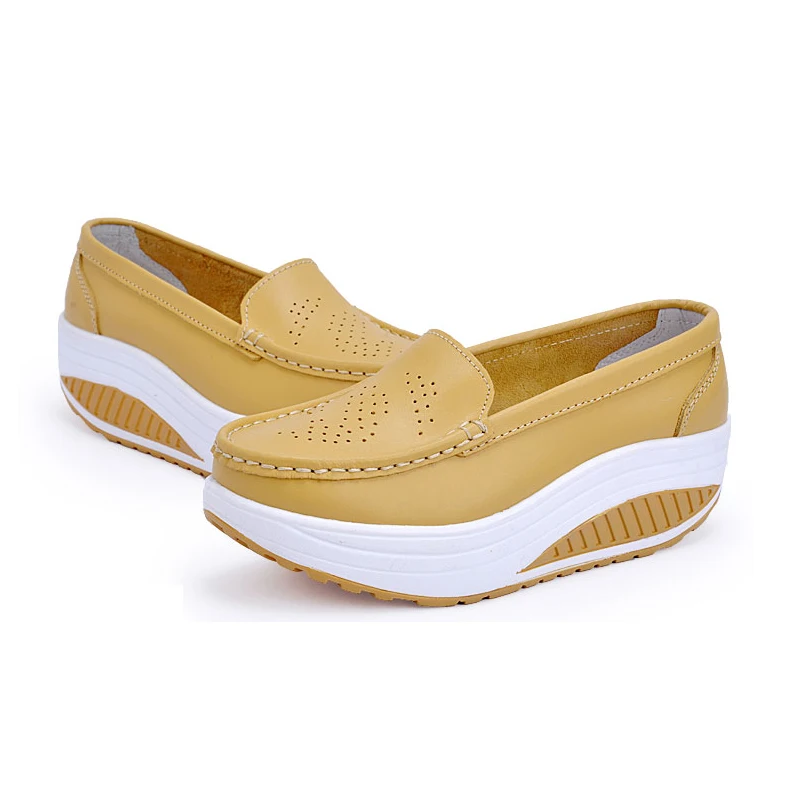 Женские туфли из натуральной кожи черные на танкетке с мягкой подошвой для