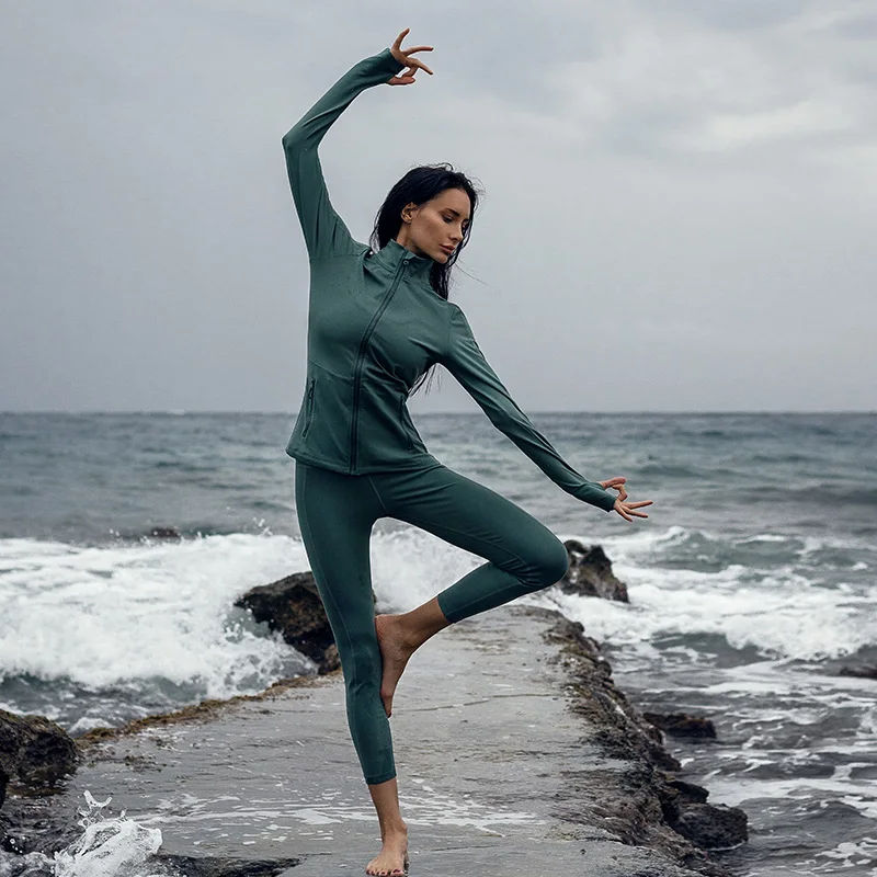 

2021 Women Athletic Sport Shirts Slim Fit Long Sleeved Fitness Coat Yoga Crop Top With Thumb Holes Gym Jacket Workout Sweatshirt