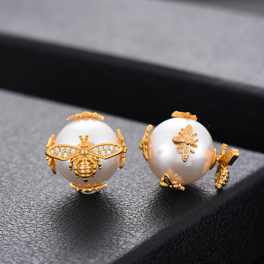 

KellyBola Jewelry Ladies Luxury Gorgeous Full Cubic Zircon Small Animal Earrings Fashion Wedding Design Pearl Earrings 2021