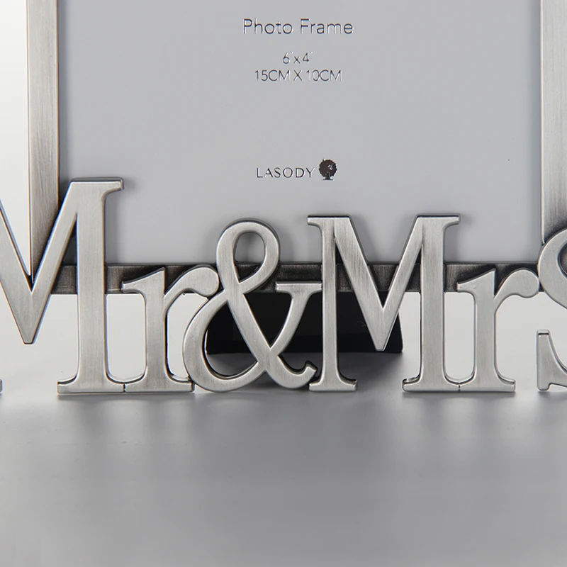 

Lasody Family Photo Frame Zinc Alloy Material 4*6 Inches To Show The Warm and Happy Moments of Family