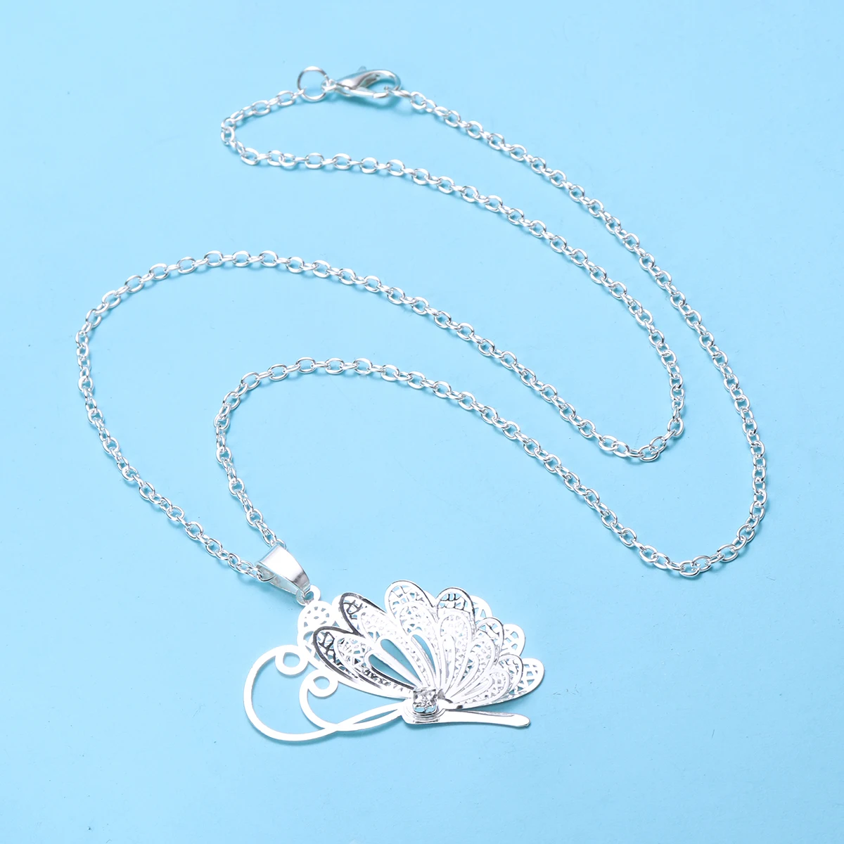 Женское ожерелье с подвеской бабочкой Shellhard элегантное посеребренное чокер