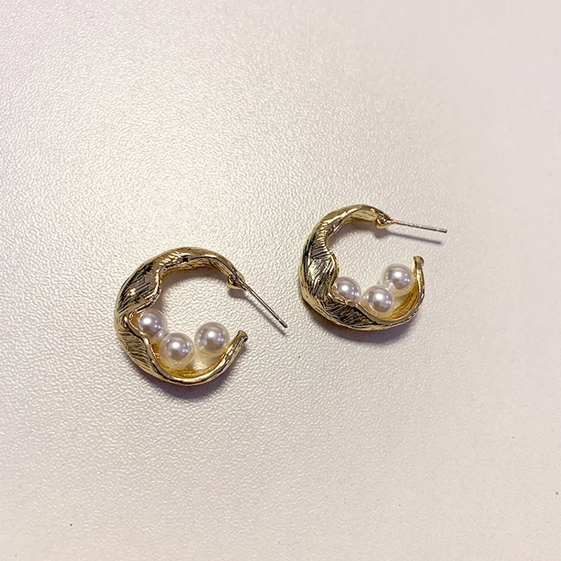 

3 Style Fashion Irregular Geometry Imitation Pealrs Stud Earring for Women Vintage Elegant Bright Matte Gold Color Metal Earring
