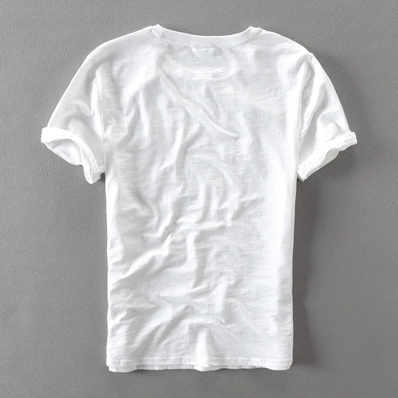 Мужская футболка с коротким рукавом и круглым вырезом вышивкой перьями