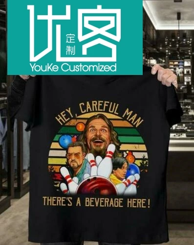 БОЛЬШОЙ ЛЕБОВСКИ Эй осторожно человек там напиток здесь Футболка Черная Мужская