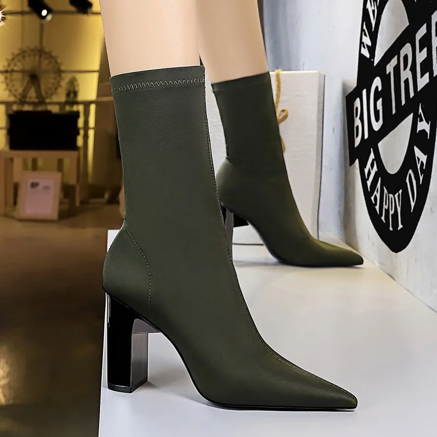 

pointed elastic wind metal heel simple thick heel high heel slim sexy club boots