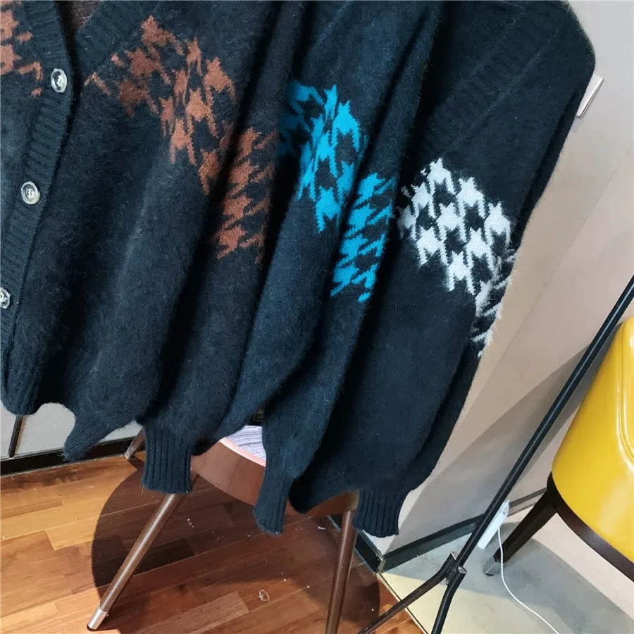 

2020 Fall New Style Raccoon Velvet Fashion Slim Houndstooth V-neck Sweater Women Loose Knit jacket