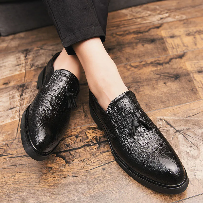 Туфли мужские кожаные с бахромой роскошные повседневные Мокасины модная офисная