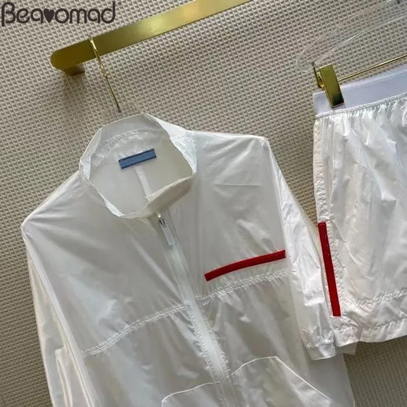 Bearomad 2021 Fashion Woman Shorts Suit O-Neck 3/4 Sleeve Straight Type Tops + Elastic Waist Loose Shorts Casual Two Piece Set