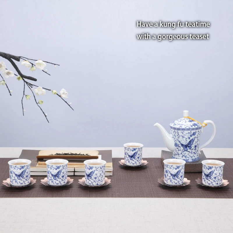 

Traditional Chinese Porcelain Teapot 660ml Blue and White Ceramic Teapot Pu'er Green Tea Set Kung Fu Tea Set