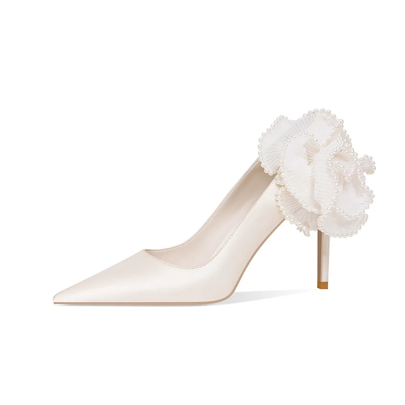 Туфли женские демисезонные на высоком каблуке шелковые с аппликацией