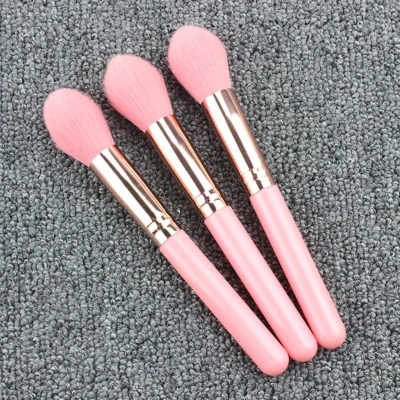 Розовая маленькая кисть для румян пластиковая ручка с эффектом пламени ОПП пакет