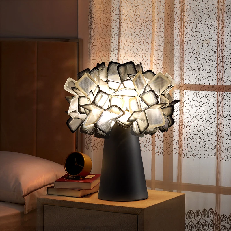 

Table Lamp Bedroom Nordic ins Children room decoration personality Modern Simple warmth romantic bedside Lamp