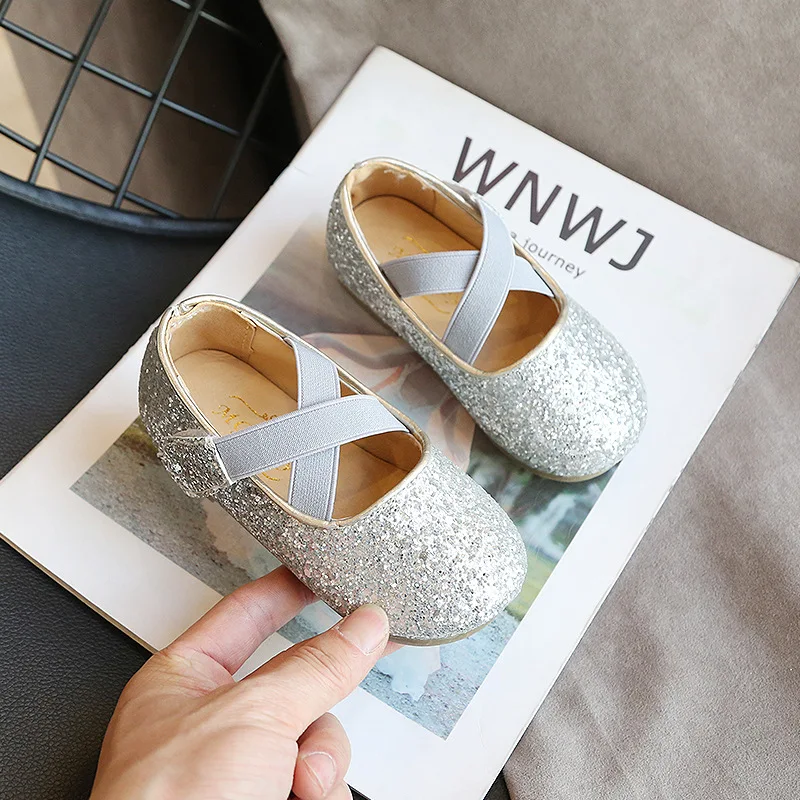 Балетки на плоской подошве для маленьких девочек с перекрестной шнуровкой