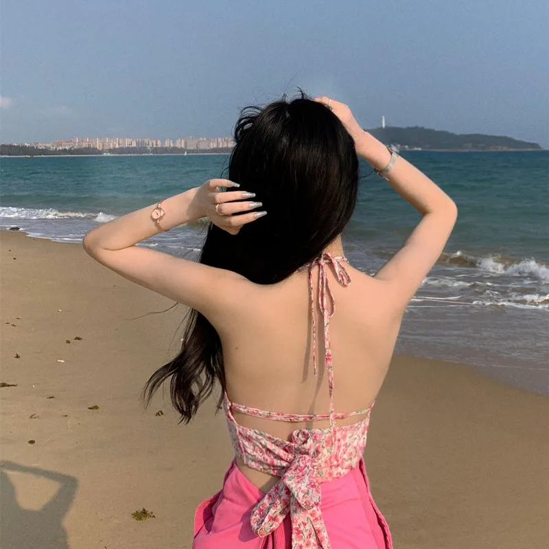 

Fashion Suit Women's Floral Vintage Halter Strap Vest + High Waist Loose and Slimming Straight-Leg Trousers Two-Piece Ins