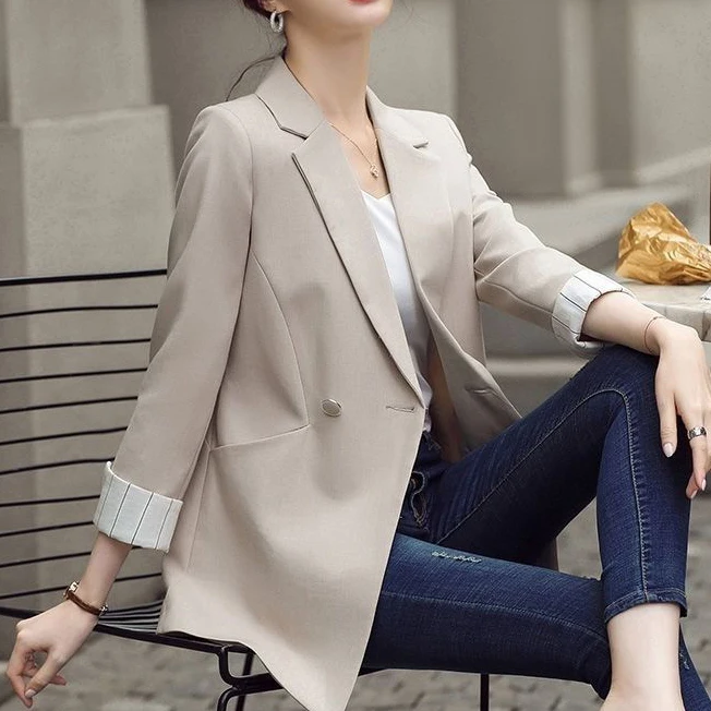 Small suit jacket 2021 Korean version of the spring and autumn new casual small suit jacket trend  winter clothes women