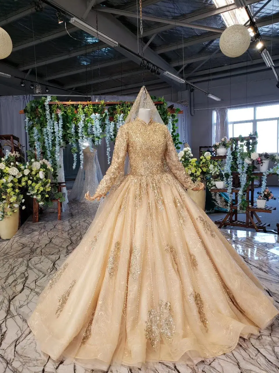 

2020 Gold Lace Crystals Prom Gown Prom Dresses Gitter Shiny Dubai Bridal Party Dress Party Gown High Quality Evening Dresses