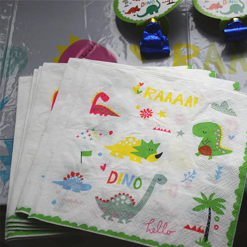 Для 10 детей празднование дня рождения тематика одноразовые столовые приборы