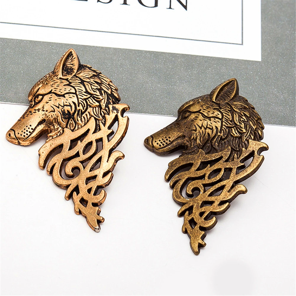 

Loredana Exquisite Fashion Beast Jewelry Series For Men.Retro Style Flame Gold Weifeng Handsome Wolf Head Modeling Brooch.