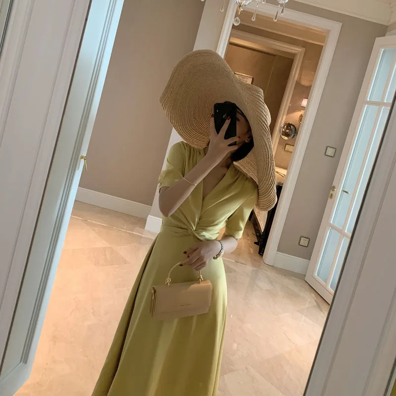 Женское атласное платье с V-образным вырезом однотонное длинное ТРАПЕЦИЕВИДНОЕ