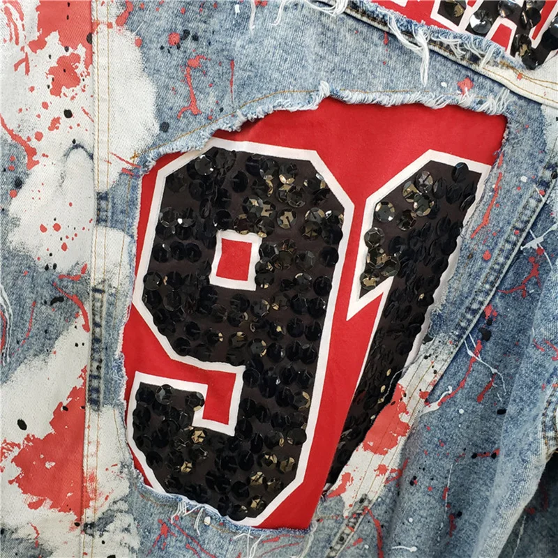 Куртка женская джинсовая демисезонная свободная с принтом граффити и блестками