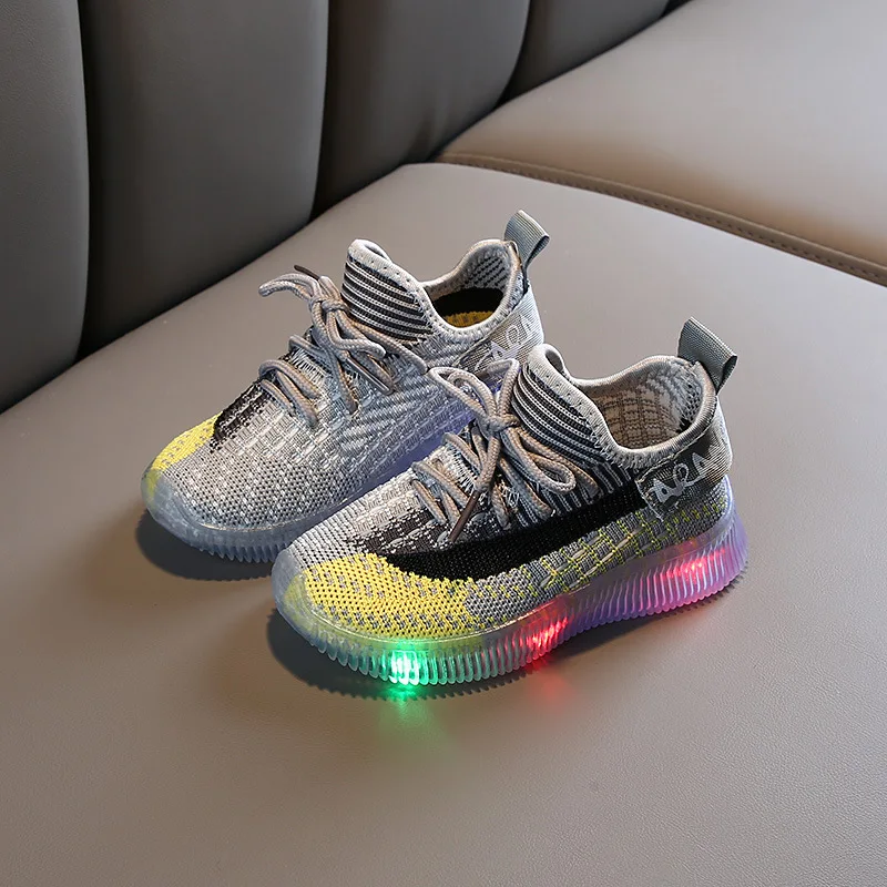 

2020 New Glowing Sneakers Mesh Breathable Baskets Led Shoes with Light Up Sole Boys Girls Glowing Kids Enfant LED Slippers Girl