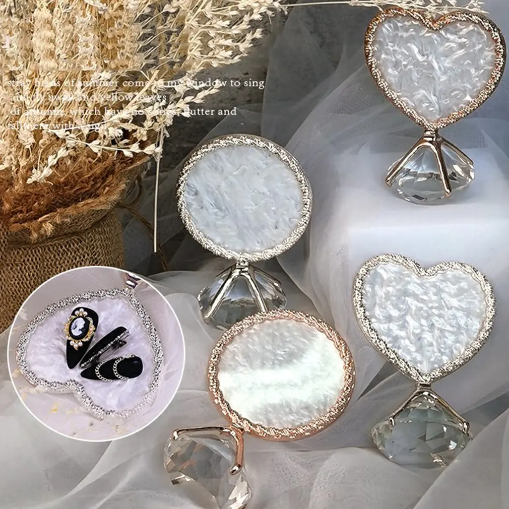 

Многофункциональный демонстрационный стенд для маникюра из Пномпеня