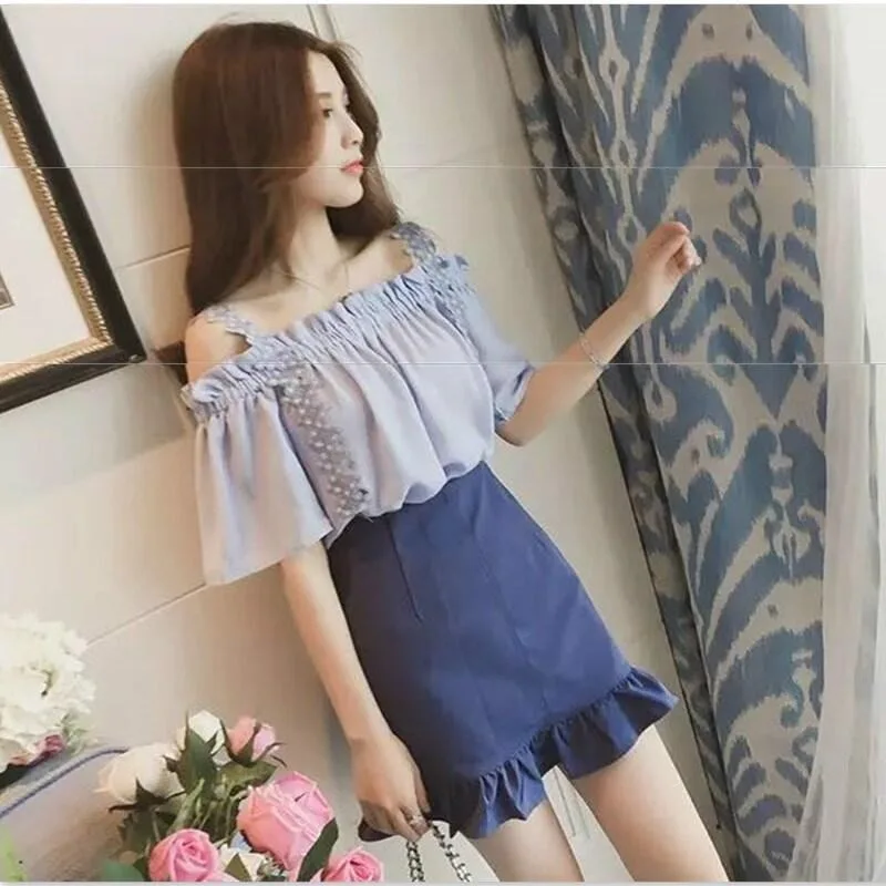 Женская шифоновая блузка с одним вырезом и открытыми плечами на бретельках