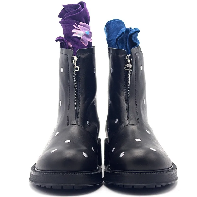 Подиумные итальянские мужские ботильоны в горошек с вышивкой на толстой