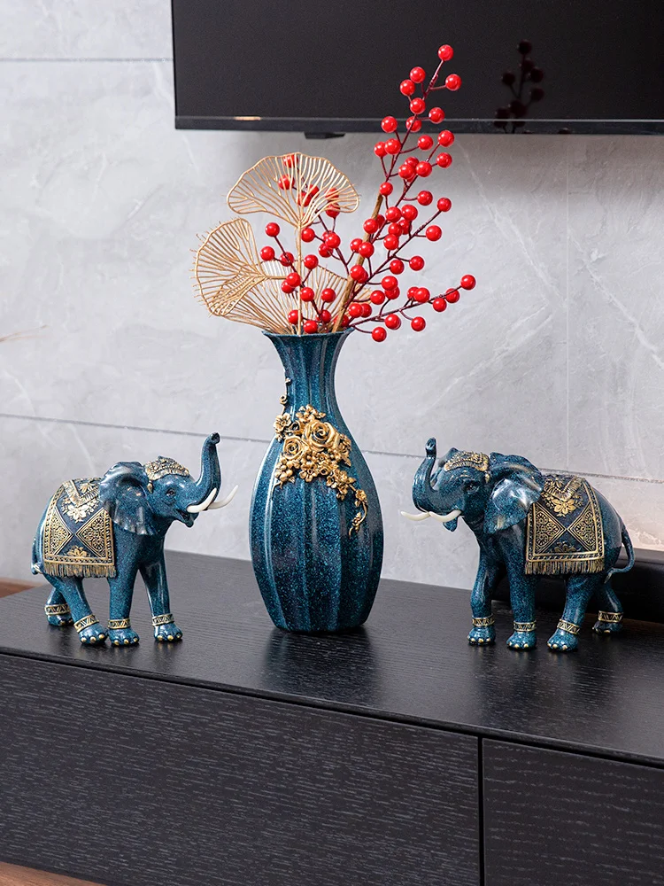 

Lucky elephant ornaments a pair of European-style home living room wine cabinet decoration room furnishings moving gifts