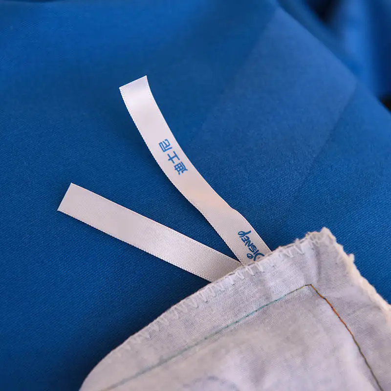 Комплект постельного белья с рисунком Микки Мауса 4 предмета детские покрывала