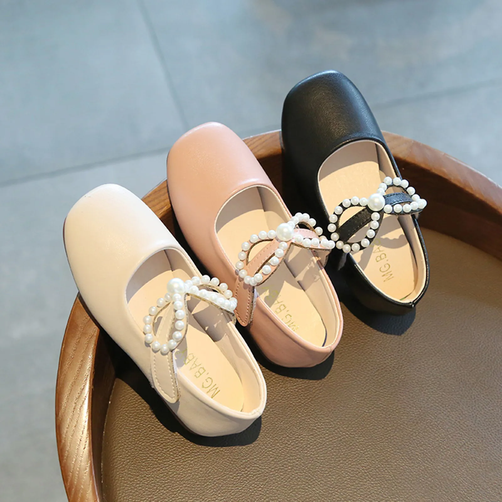 

2021Summer Leather Girls Shoes Children Toddler Baby Girls Soft Anti-Slip Pearl Leather Stage Princess Shoes Girls' Casual Shoes