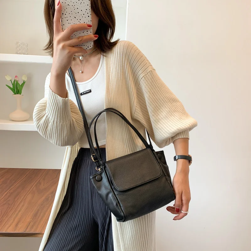 

Vegetable Basket Bag Women's Bag Large Capacity Portable Wing Bag New Light Large Capacity Single Shoulder Messenger Bag in