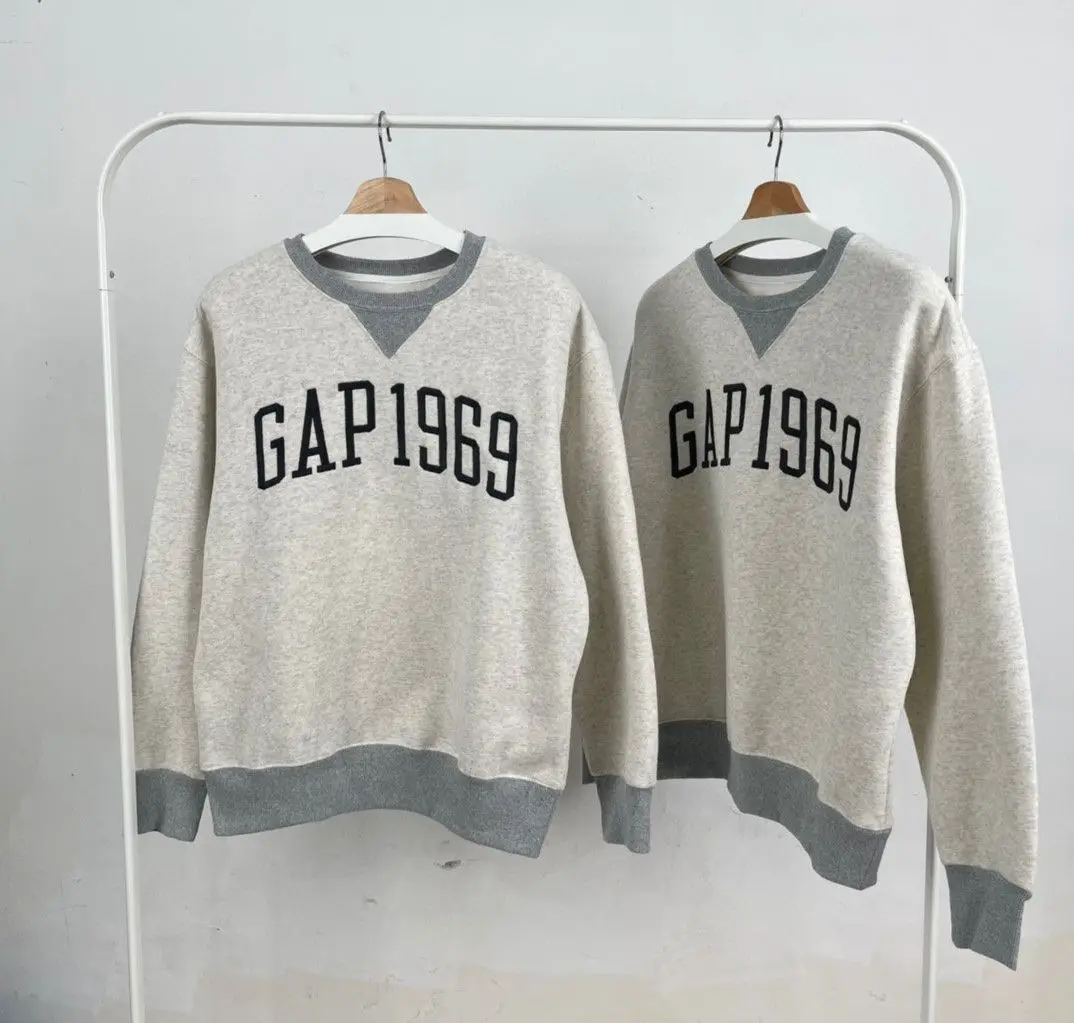 

Tide brand GAP2021 autumn and winter latest color matching vintage vintage plus velvet round neck sweater couple models