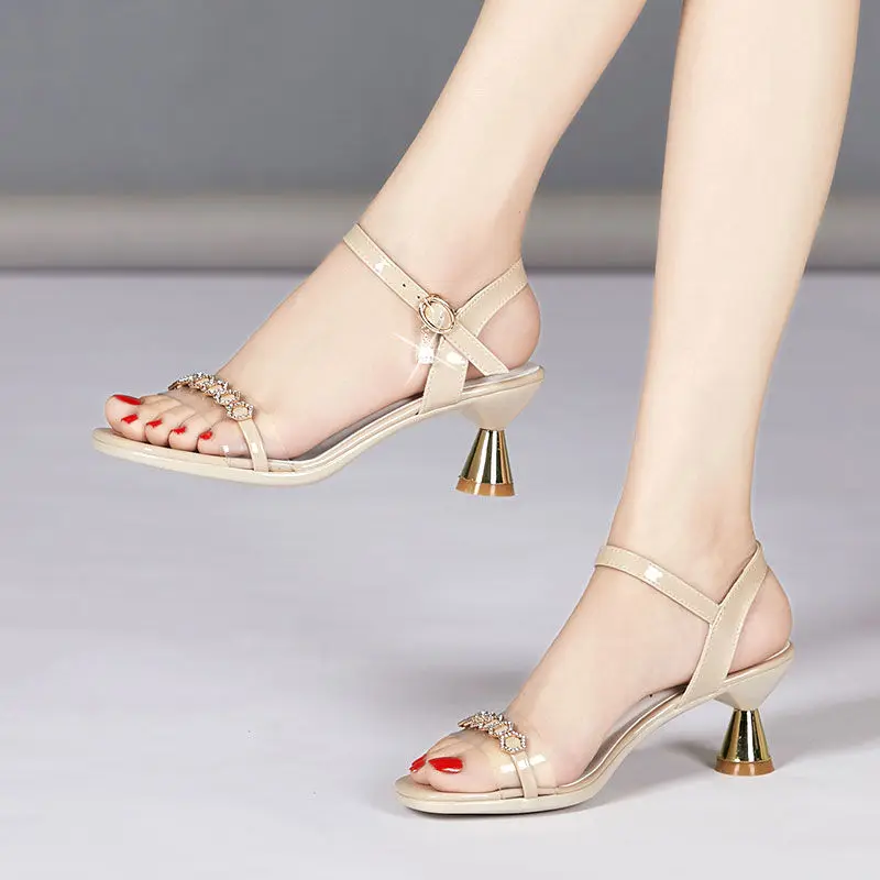 Женская обувь Модель 2020 года Летние босоножки на высоком каблуке с открытым