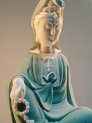 

Exquisite Shuiyue Freedom Guanyin Ceramic Buddha Decoration
