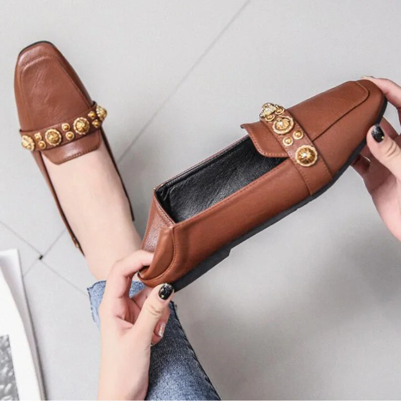 

Glitter Rivets Decorate Flat Mules Shoes Women Spring/autumn Large Size 34-43 Comfy Pregnant Shoes Slip On Two Wears Moccasins