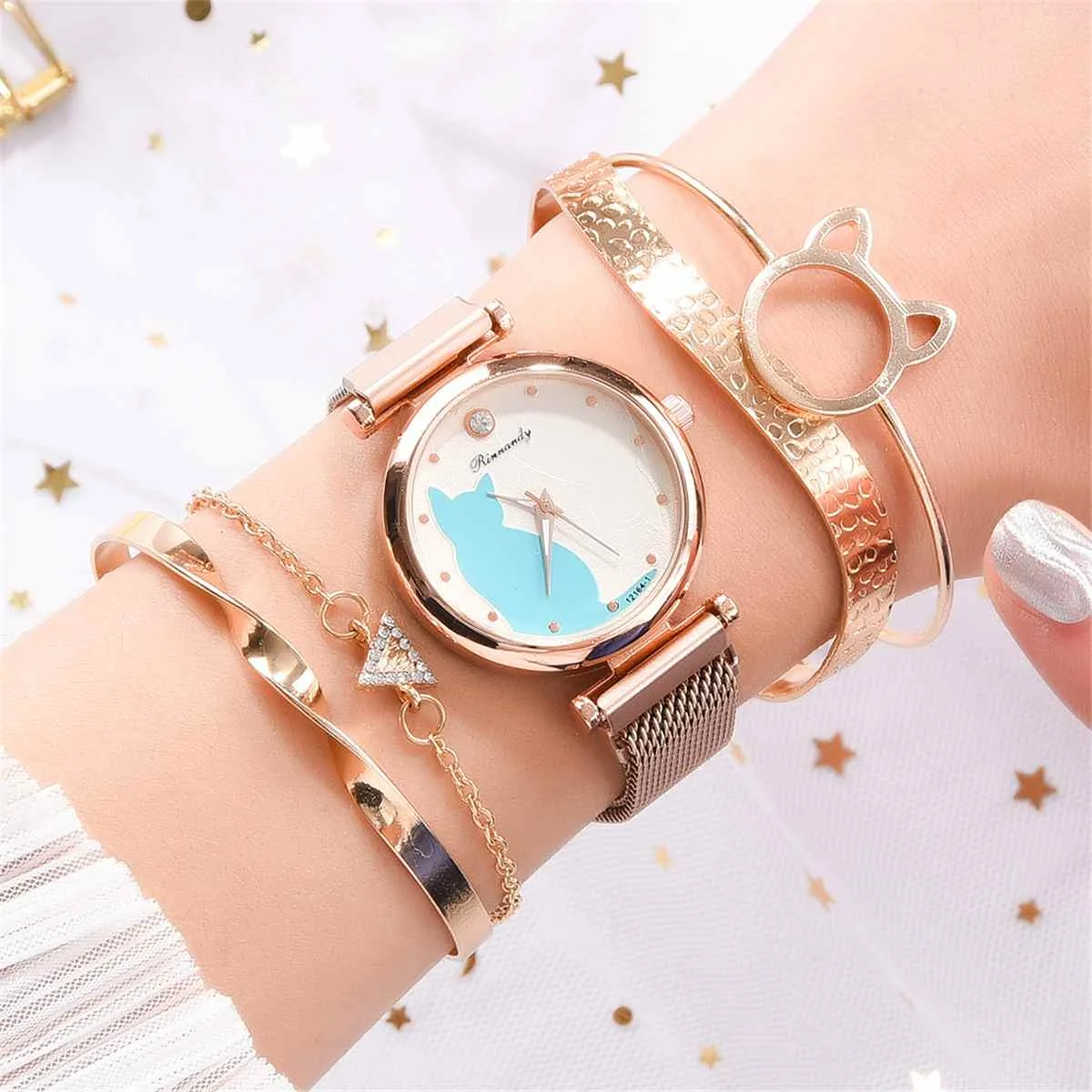 

Women 5pcs/set Watches Bracelet Set Cat Pattern Dial Black Magnetic Ladies Wrist Watches Luxury Quartz Clock Wrist Watch Gift