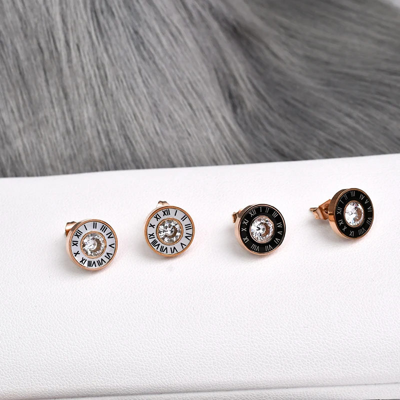 Серьги-гвоздики YUN RUO с римскими цифрами и цирконом розовое золото Женские
