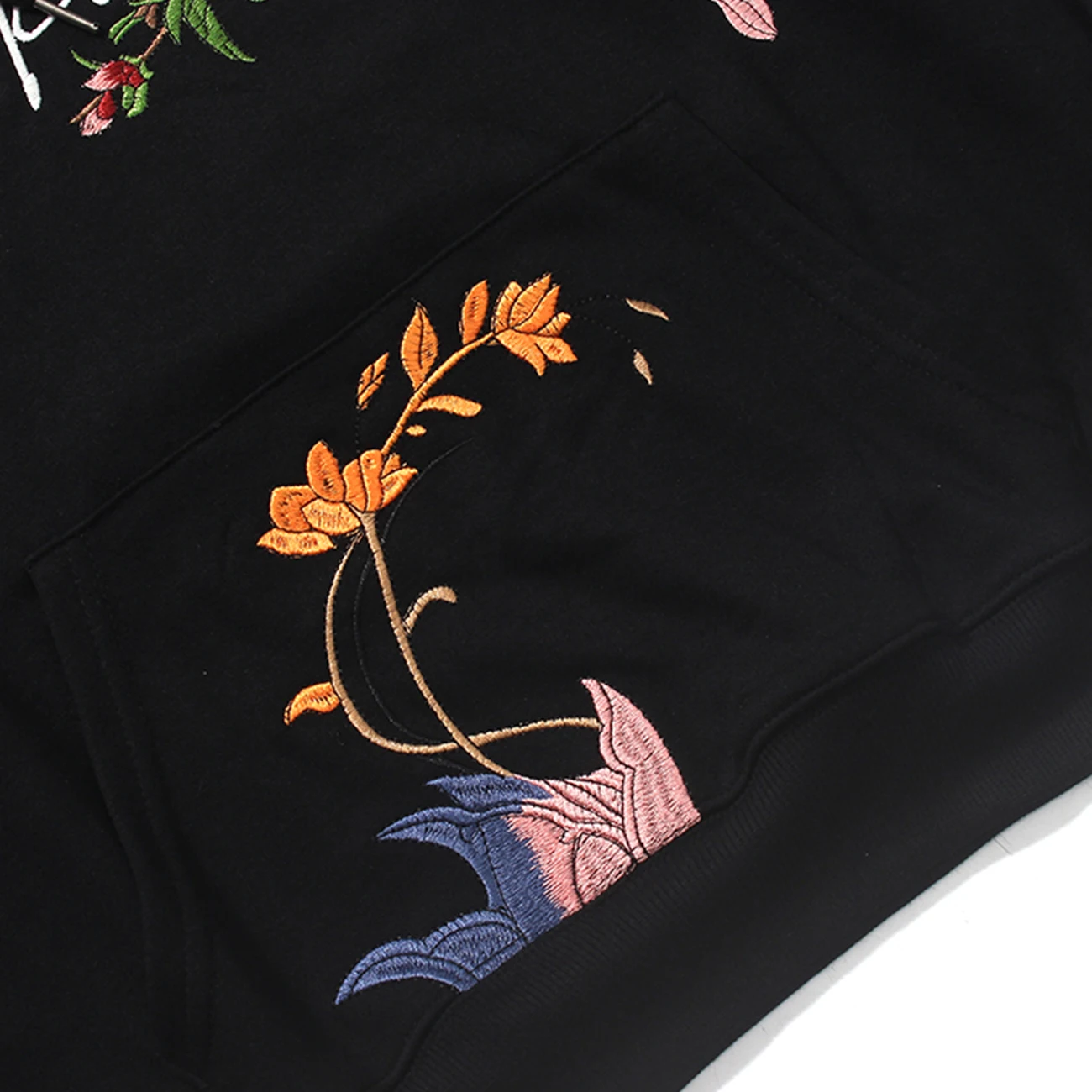 

Hoodies & Sweatshirts