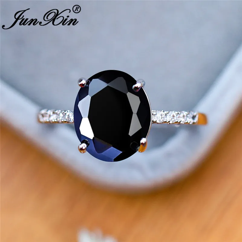 Минималистичное тонкое кольцо с одним кристаллом и черным Цирконом обручальные