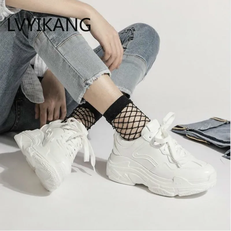 Женские кроссовки из сетчатого материала белые или розовые дышащие на плоской