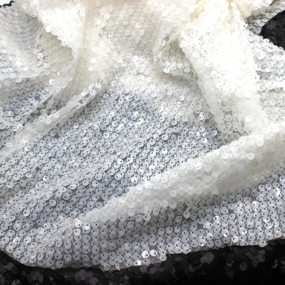 Полупрозрачная кружевная ткань с блестками 5 мм | Дом и сад