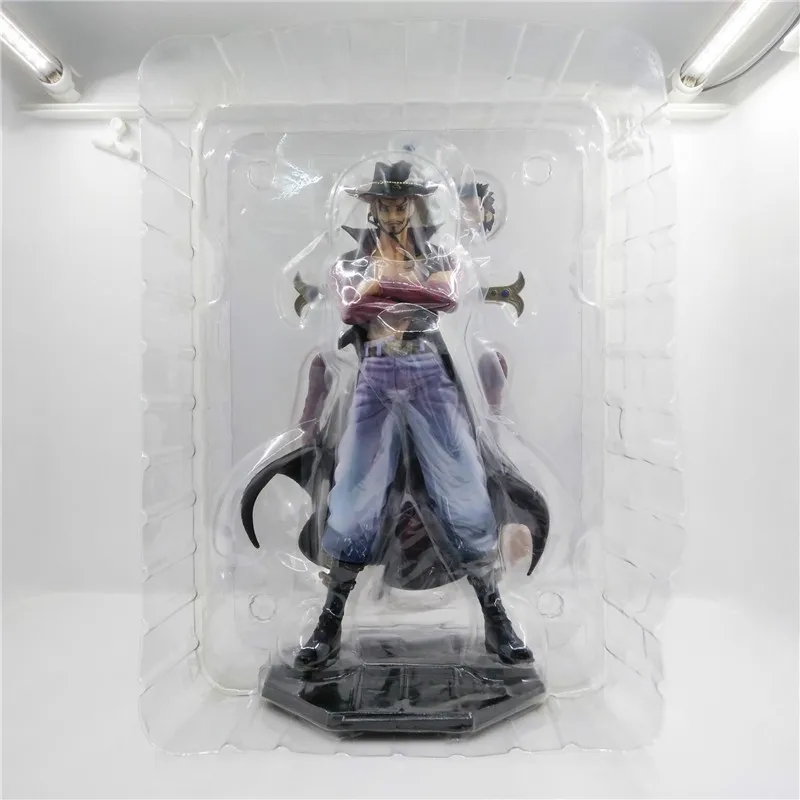 

22CM Anime ONE PIECE Dracule Mihawk Strongest Swordsman Battle Ver PVC Action Collectible Model Statue Toy Free Shipping G958