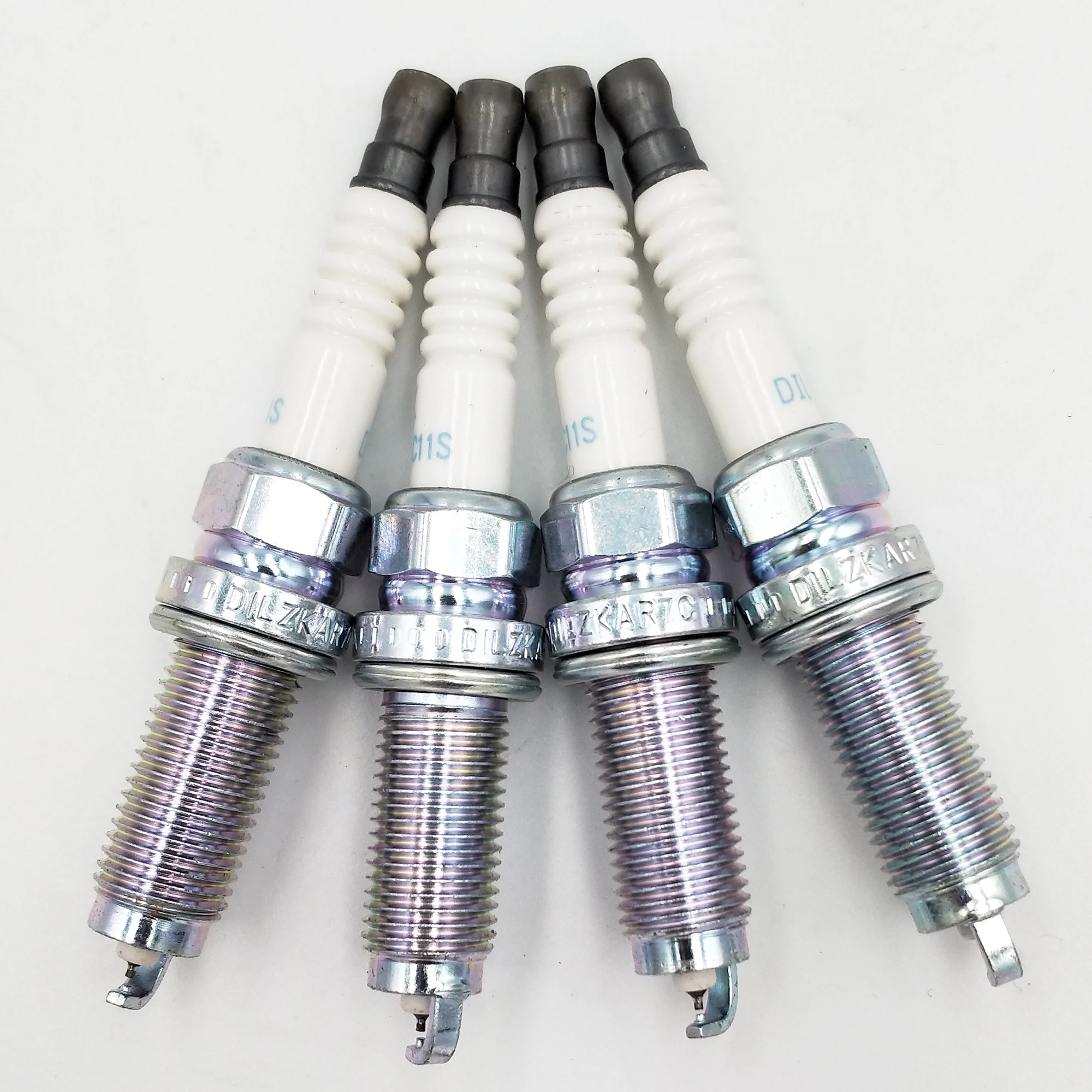 

4 шт. 12290-5R0-003 DILZKAR7C11S Свеча зажигания для 2015-2018 Honda Fit 122905R0003