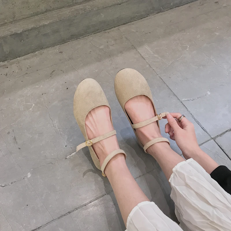 Женские туфли на плоской подошве коллекция 2020 года сезон весна модные новые