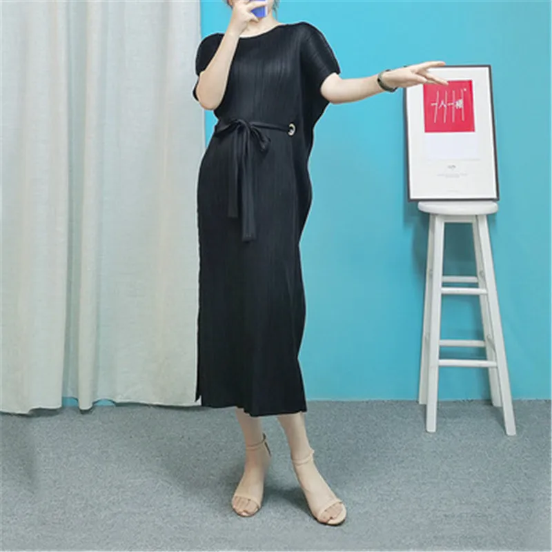 Miyake pleated velvet dress 2021 women's autumn and winter fashion all-match loose large size mid-length pleated pleated dress