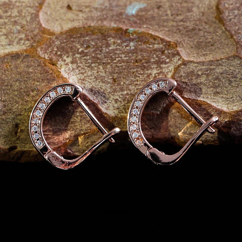 Модные серьги-кольца заполненные прозрачными фианитами круглые для женщин